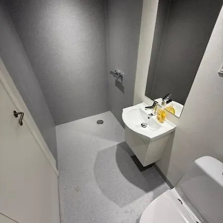 Motel Folsted - 204 Med Eget Badeværelse Og Fri Parkering Bindslev